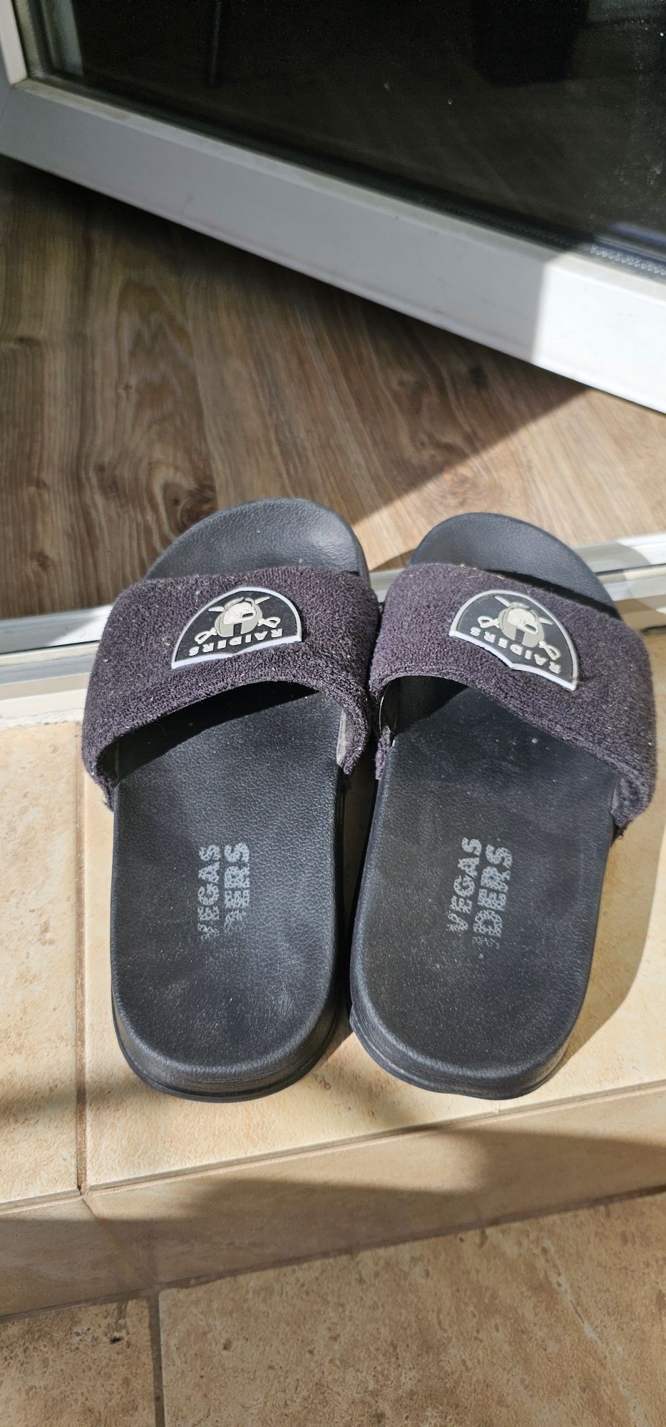 Klapki damskie Las Vegas RAIDERS rozmiar 37 wkładka 23cm