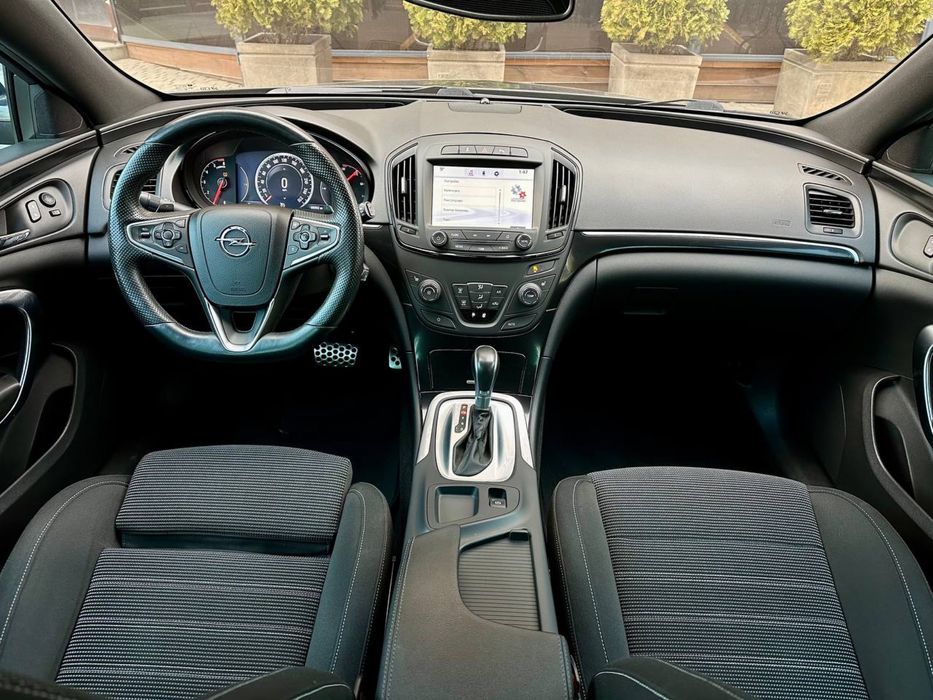 Срочно продам Opel Insignia 2.0 на автомате