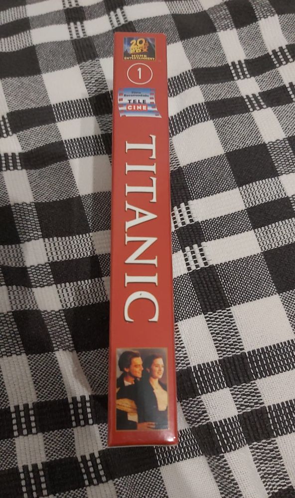 Filme “Titanic” em VHS