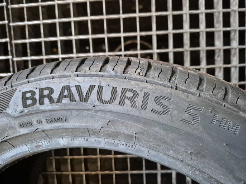 BARUM Bravuris 5H/M  215/45R16   NOWE