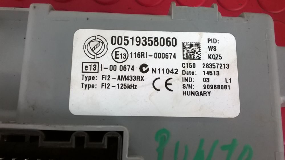 Caixa de Fusíveis / FI2-AM433RX [Fiat Punto EVO]