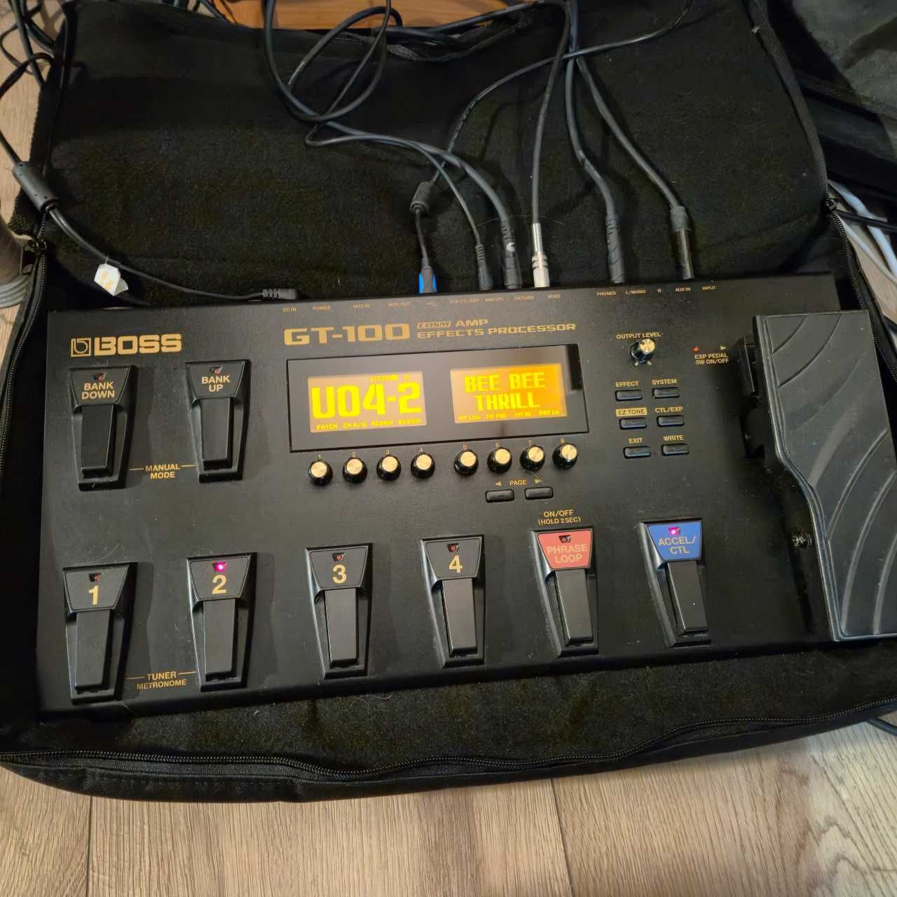 Multiefekt Boss GT-100 V2