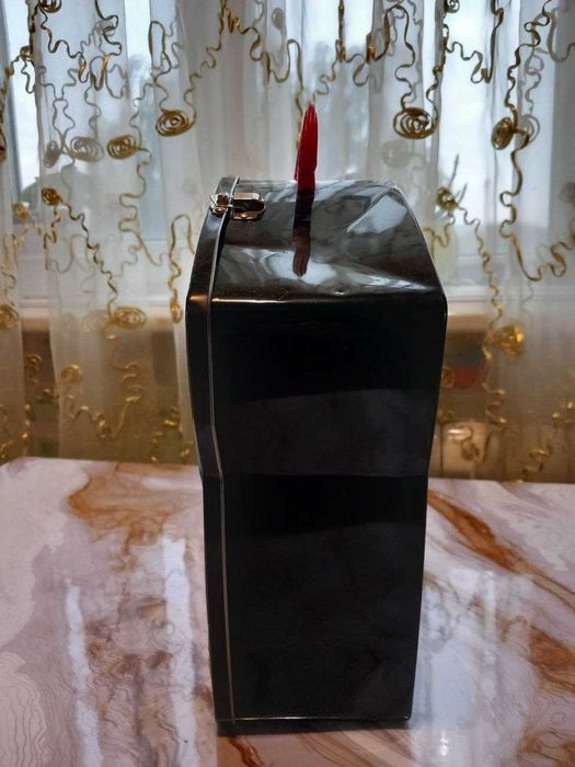 Металлический бокс-гараж для 36 машинок