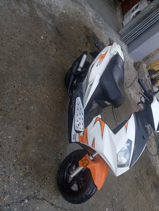 Vendo scooter 2t ler descrição