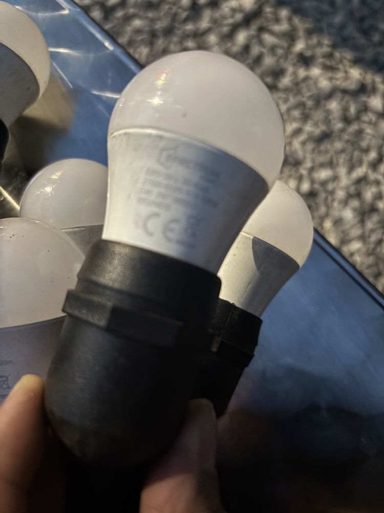 Girlanda świetlna spectrumLED 20 metrów + 20 żarówek wifi RGB