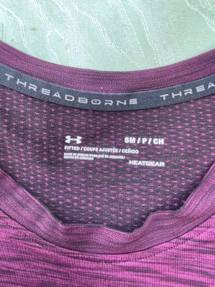 Спортивная футболка under armour