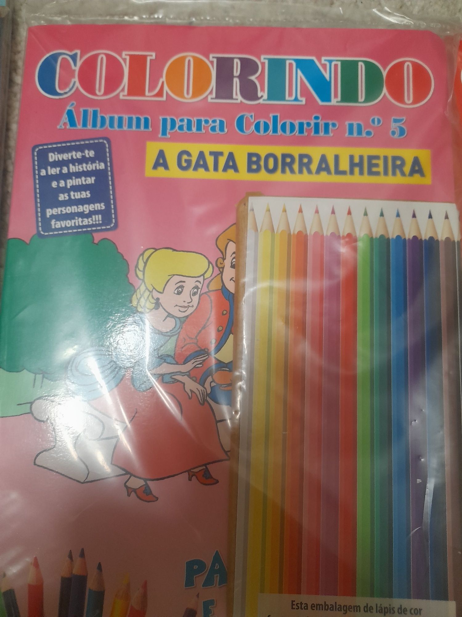 4 Livros para ler a história e pintar com caixa de lapis de côr