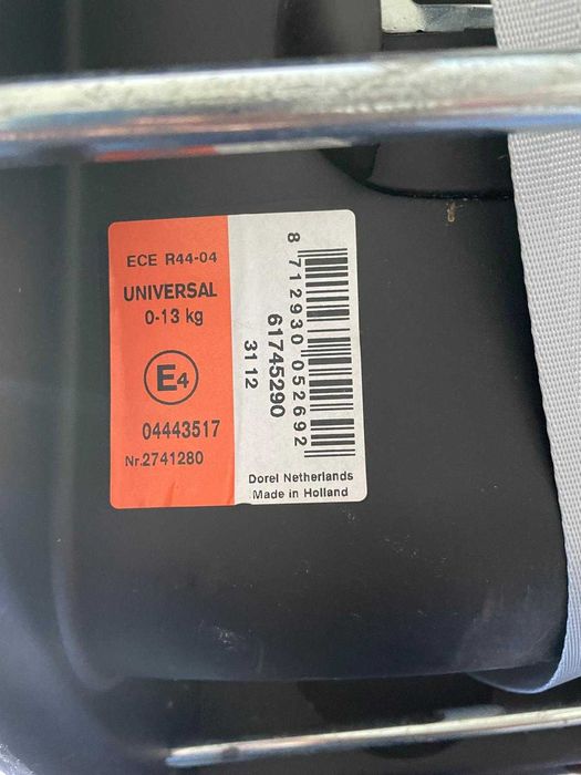 Sprzedam zestaw Maxi-Cosi CabrioFix z bazą FamilyFix (ISOFIX).