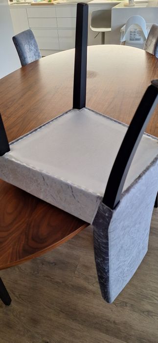 6 Cadeiras estofadas