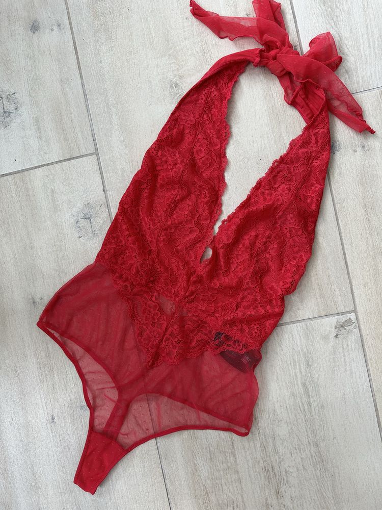 Красный боди со стрингами h&m р.s кружевной комбидресс