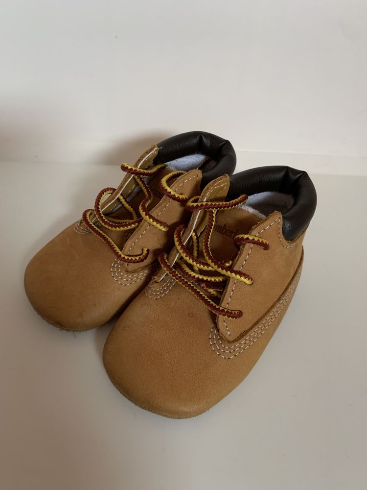 Botinhas camel Timberland 16