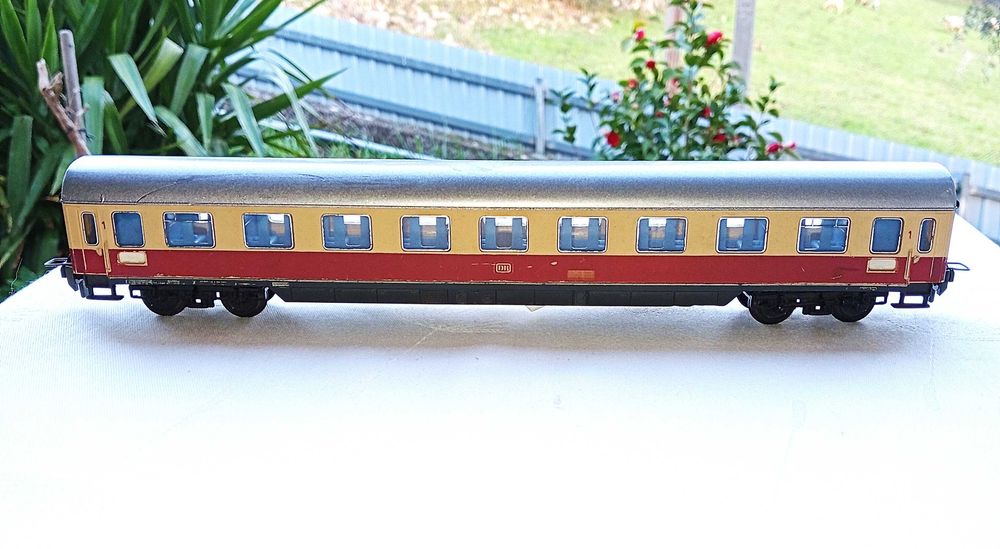 TRIX 3392 Carruagem 1ª classe DC