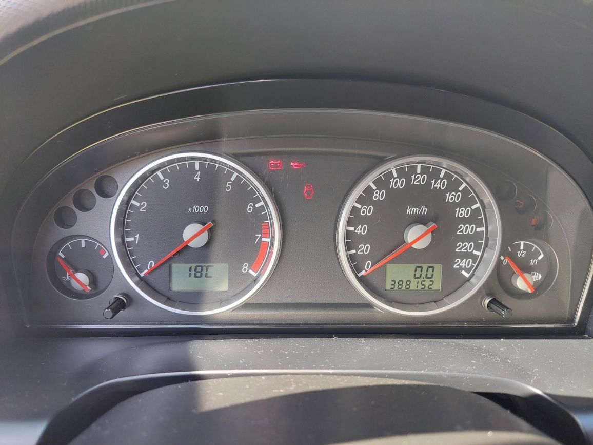 Sprzedam Ford Mondeo MK3 1.8 125KM Benzyna + LPG | Hatchback | 2001