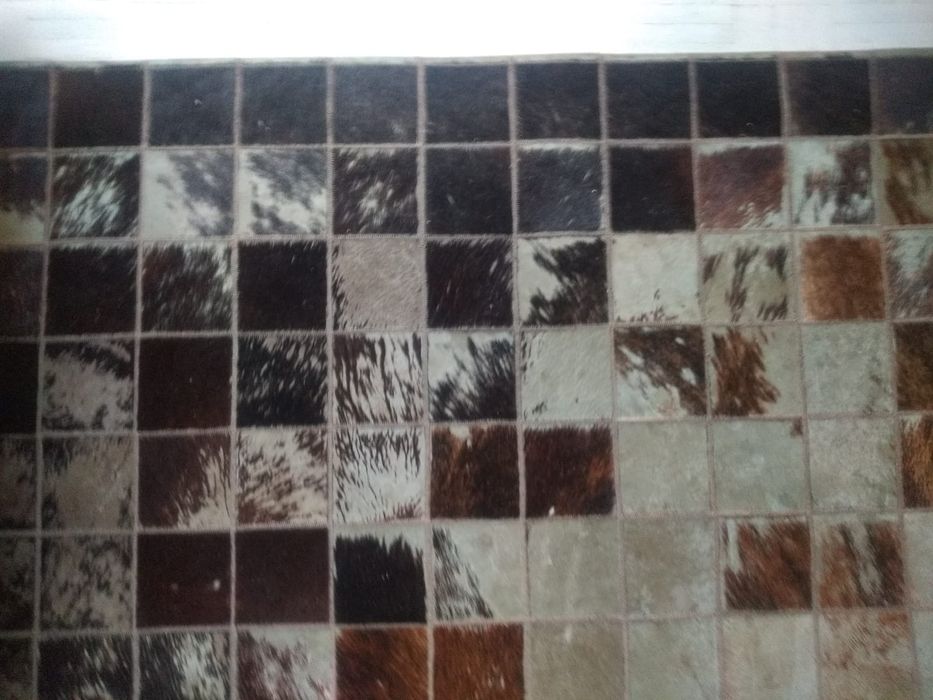 Dywan patchwork z krowiej skóry