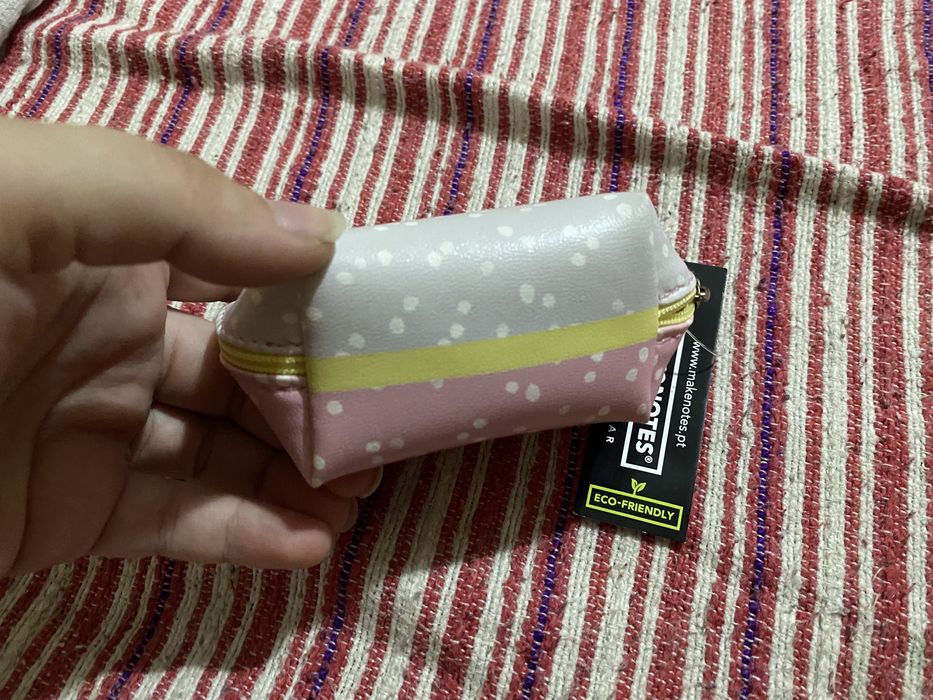 Porta moedas  novo com etiqueta PORTES INCLUIDOS