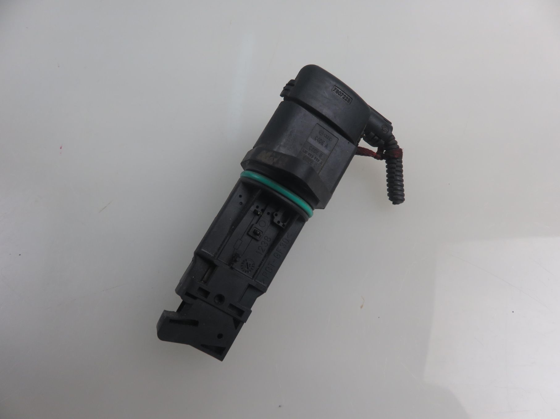 PRZEPŁYWOMIERZ AUDI VW SEAT SKODA 2.0 TDI 1.9 TDI  F00C2G2055