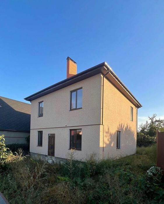 Продам терміново будинок.