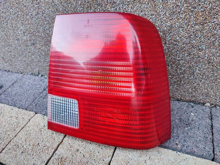 Lampa Tylna Prawa VW Passat B5 Sedan