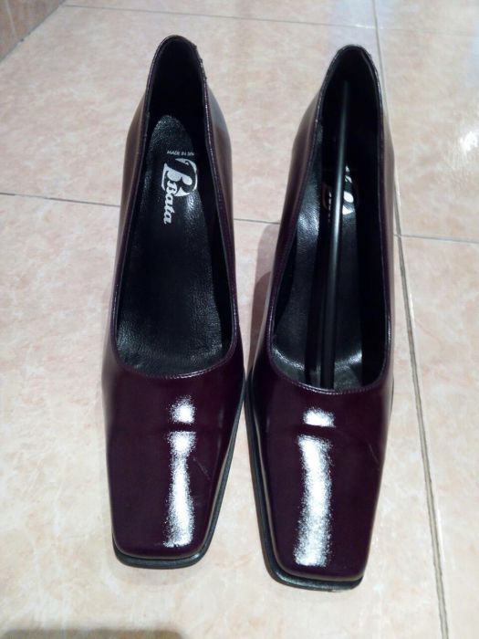 Vendo sapatos senhora da Bata , N° 37 quase sem uso