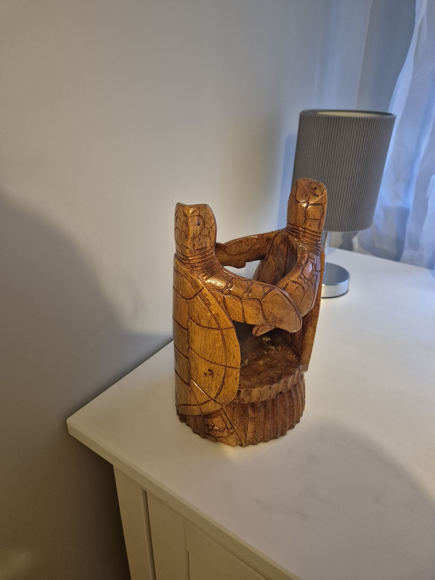 Stojak na wino rzeźba z drewna rękodzieło