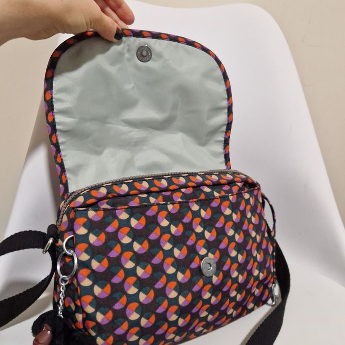 Сумка і жіноча через плече  Kipling