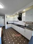 Велика трикімнатна квартра в цегляному будинку з ремонтом