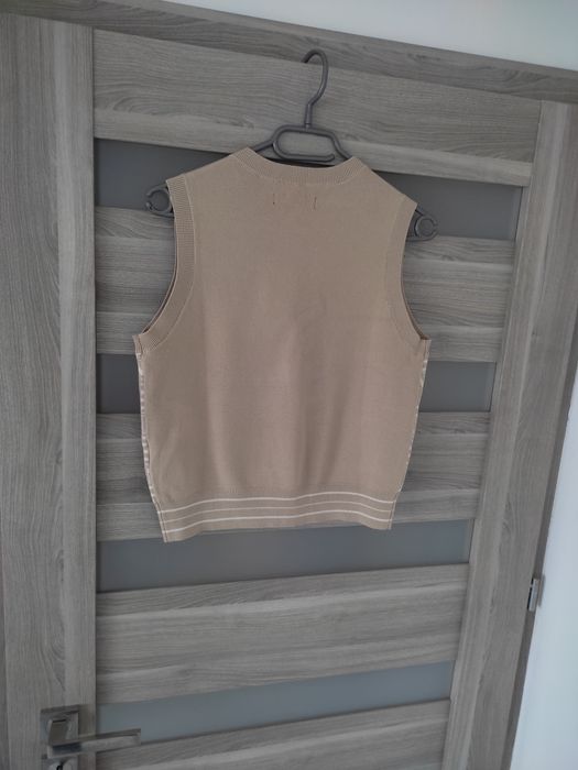 Beżowa kamizelka o krótszym kroju roz xs/S Mohito