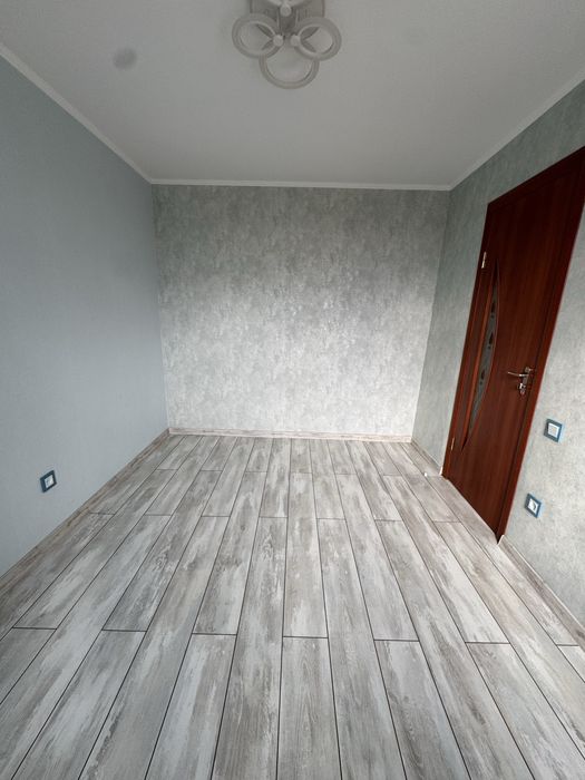 Продам 4 кімнатну простору квартиру