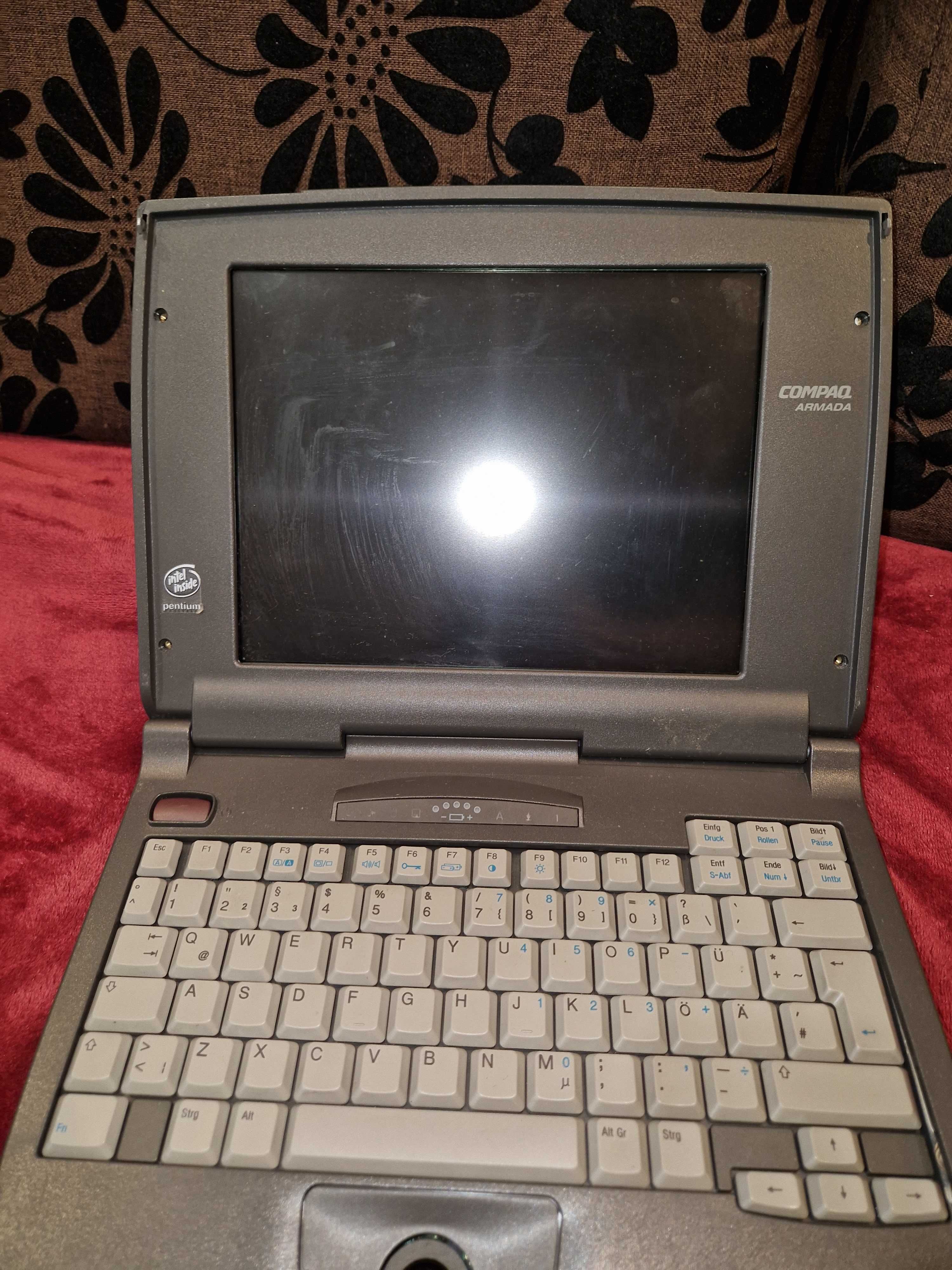 Retro laptop Compaq Armada 1120T