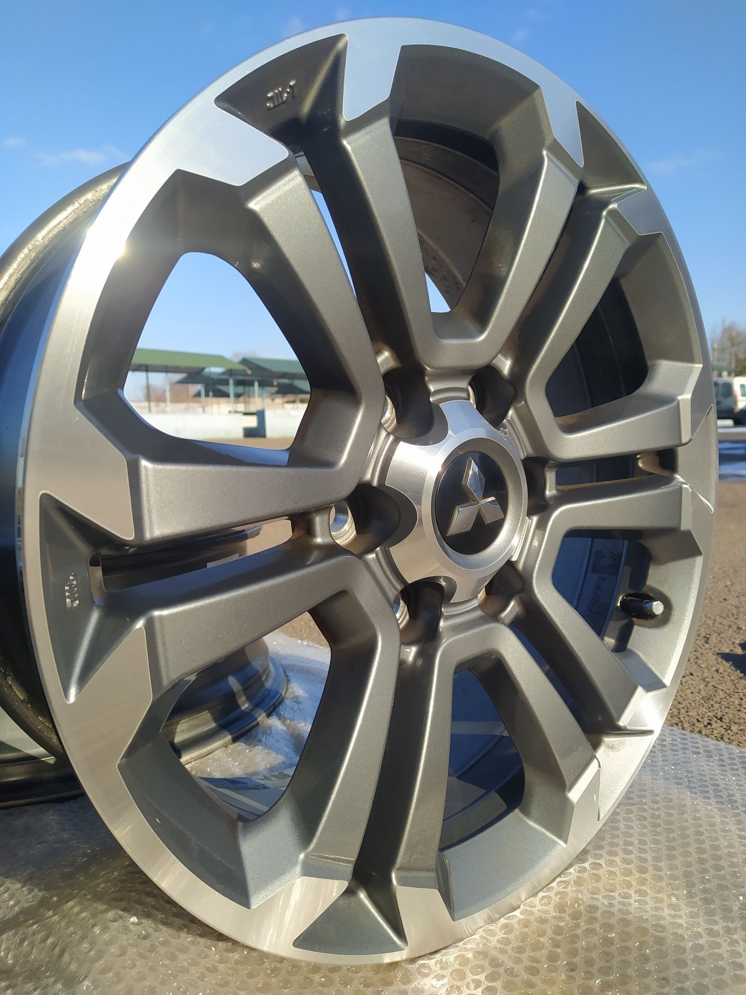 Диски Mitsubishi L200 Pajero Pajero Sport R18(6*139,7)et38