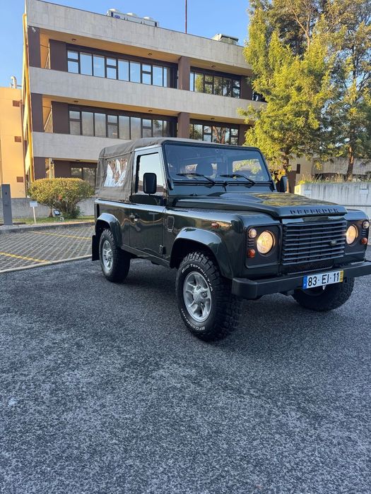 Land Rover Defender 90 SW 2.4 CRD S