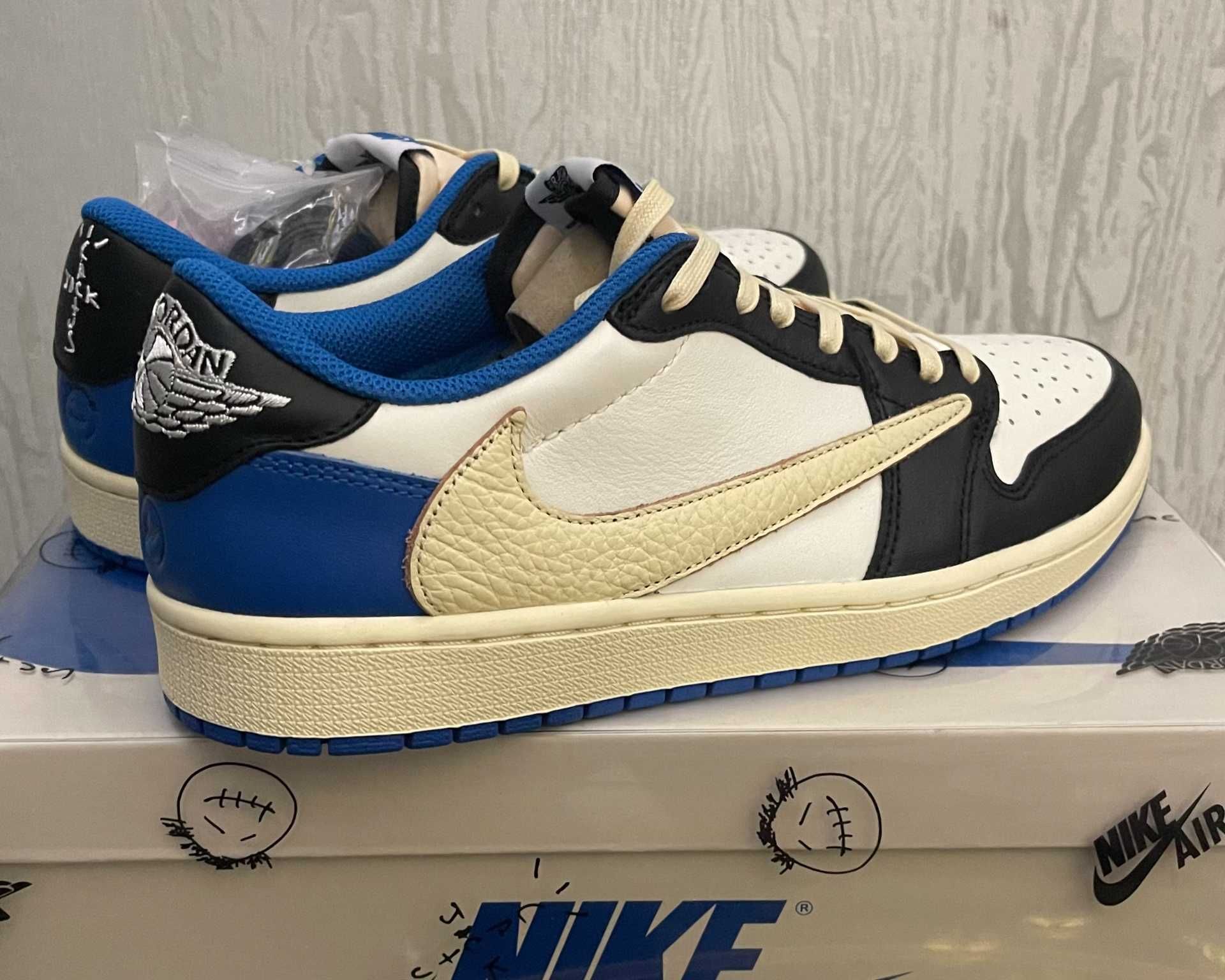 Jordan1Air1RetroLowOGSPFragment x Travis Scott UnisexTrampki R.41