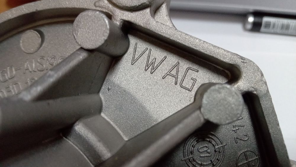 Помпа водяна 03D121005 fabia фабия