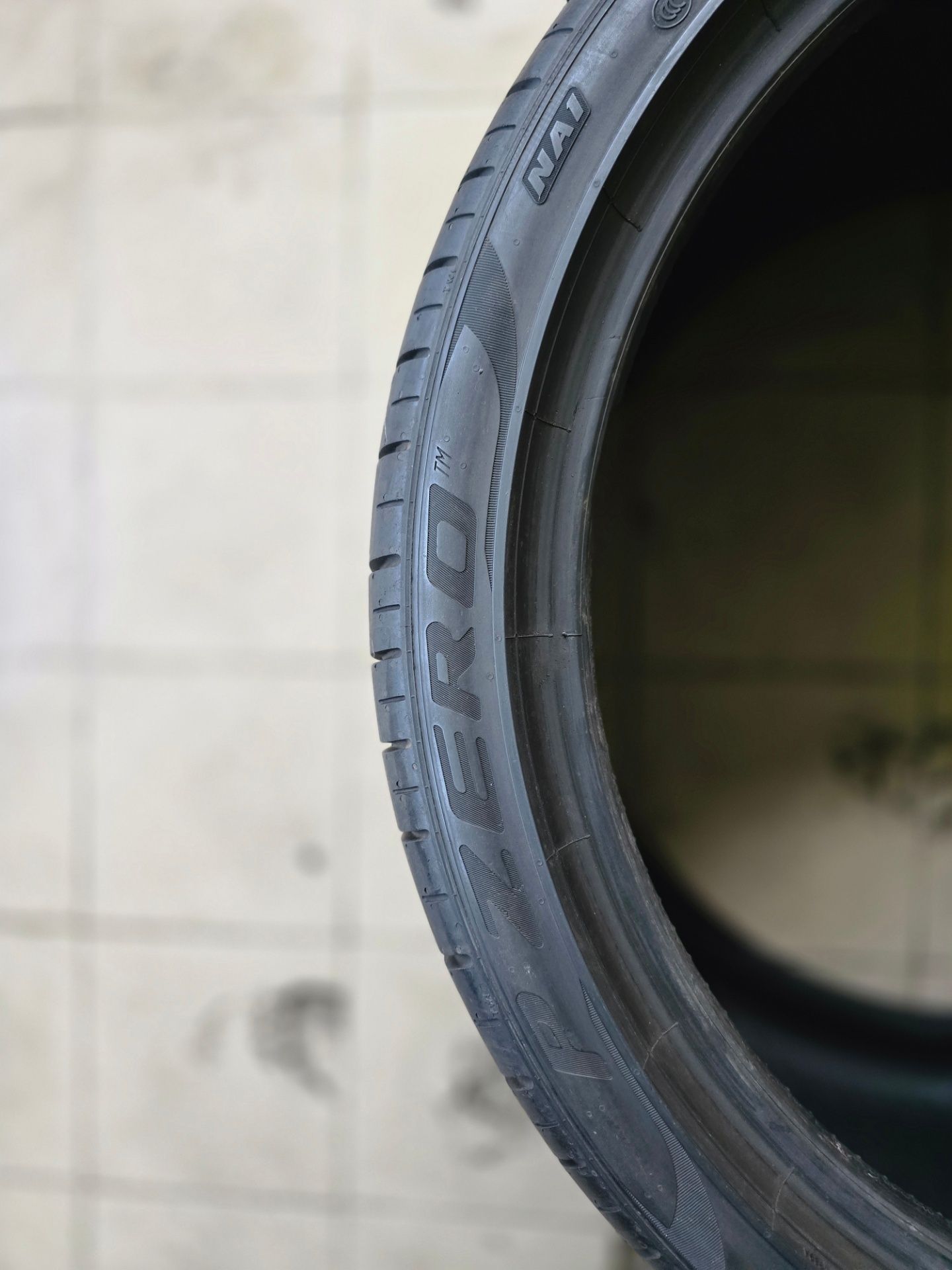 Pneus 305/30 R21 Pirelli P Zero – 95%