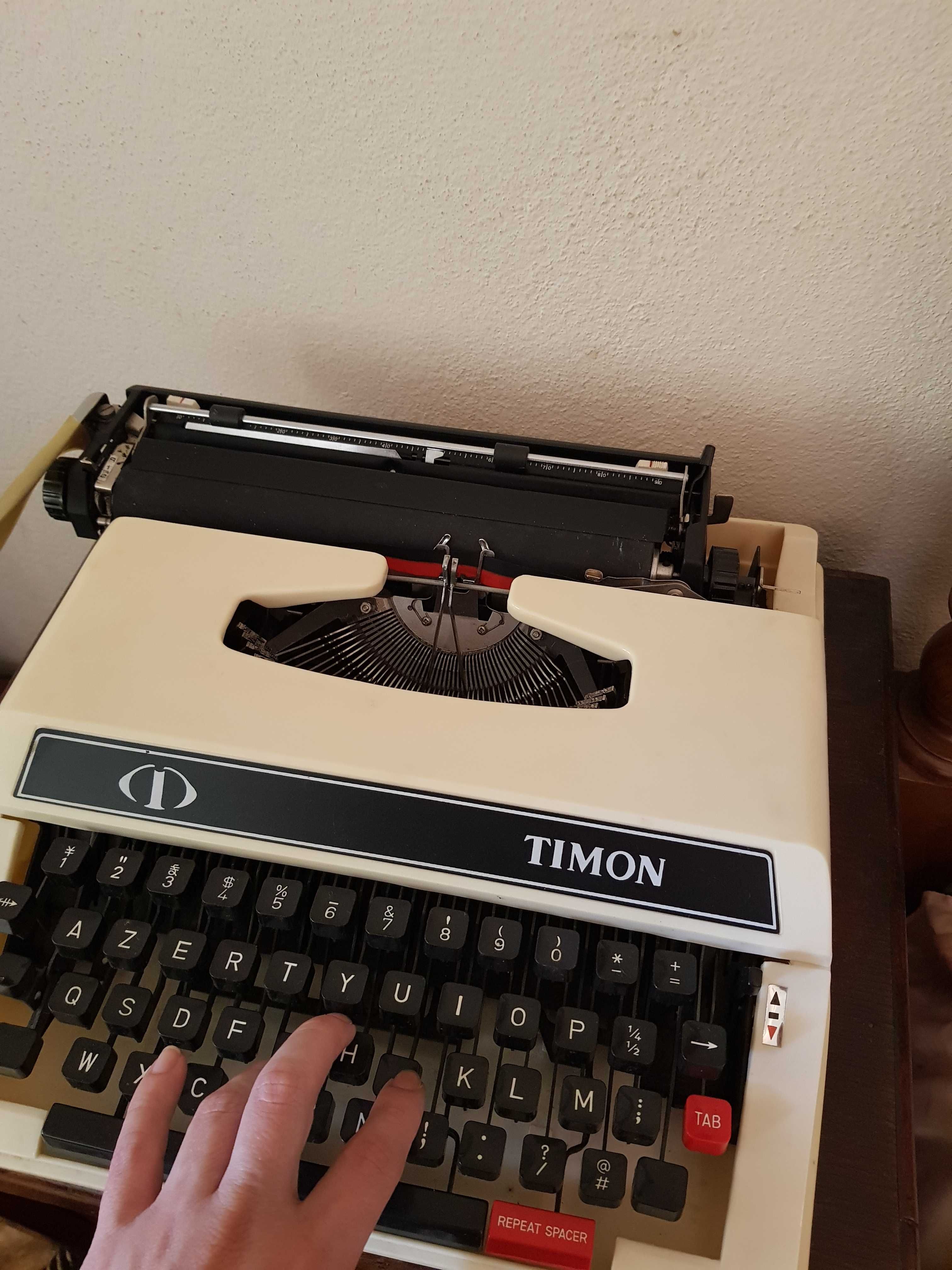 Máquina de escrever "Timon"
