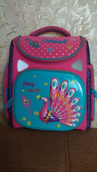 Шкільний рюкзак для дитини