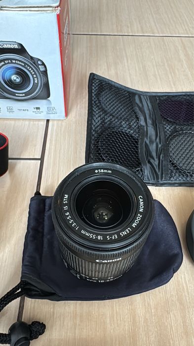 Цифровий фотоапарат Canon EOS 100D бу,стан відмінний