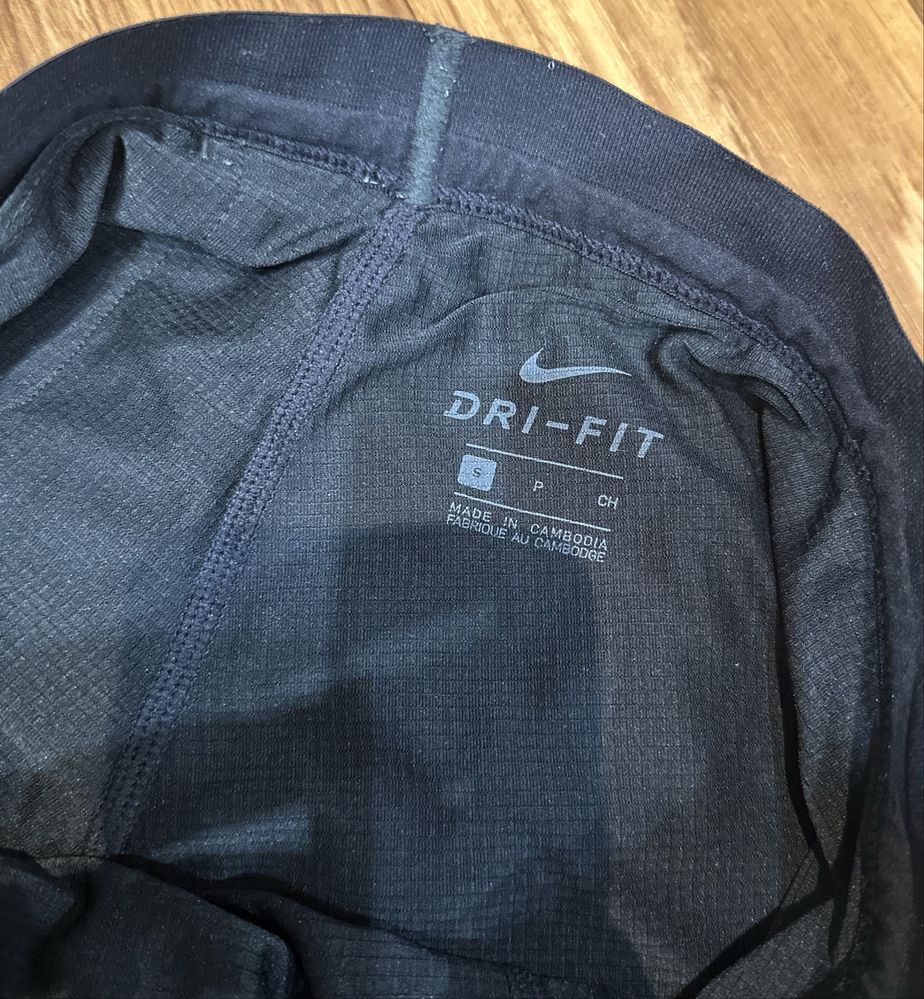 Шорты Nike, р.S, оригинал