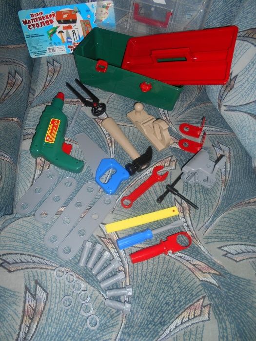 Подарочный Набор детских инструментов Маленький столяр в сундуке Орион