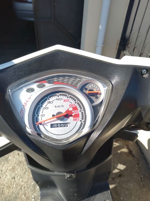 Scooter a gasolina motor quatro tenpos