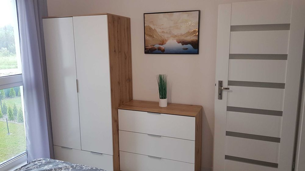 Dom 80 m2, 3 syp, salon z aneksem, 2 łazienki, plaża, balia, basen.