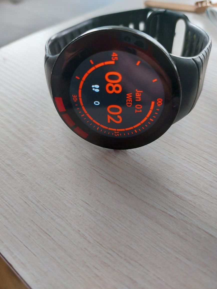 Zegarek męski smartwatch z ładowarką.