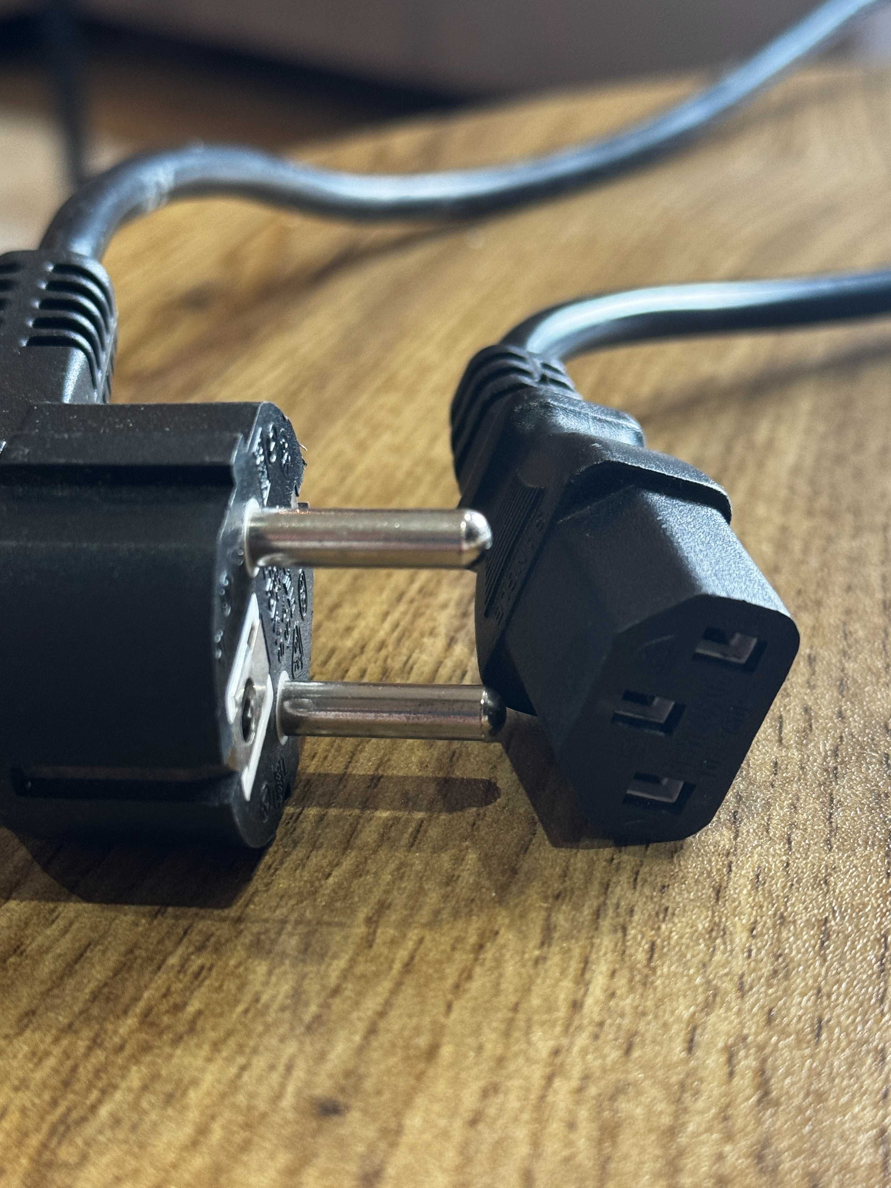 Kabel zasilający do komputera/zasilacza komputerowego IEC C13 – Schuko