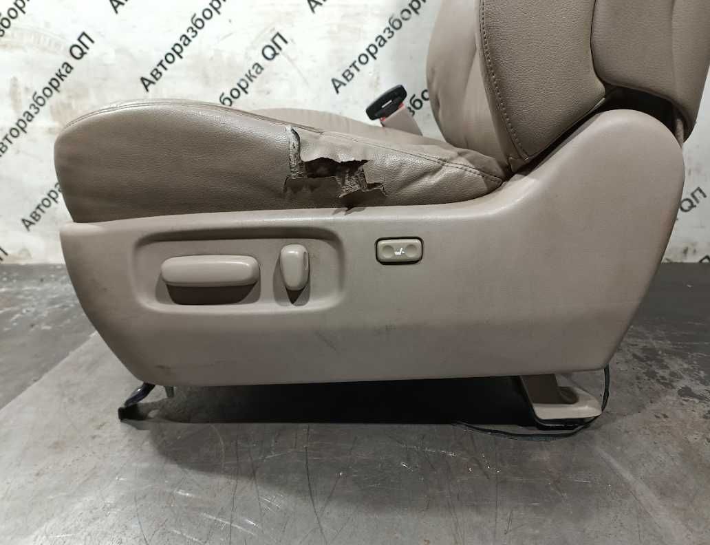 Салон, кожа бежевый Toyota RAV4 (III) Разборка Toyota RAV4 3 поколения