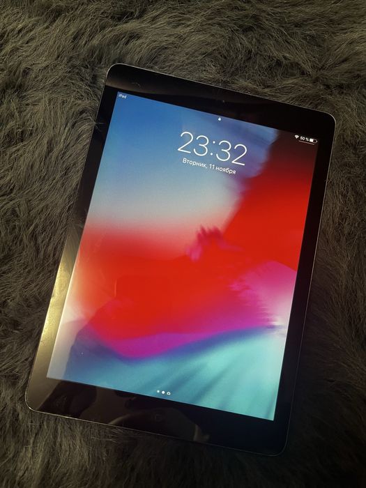 Ipad air хорошем состояние , все работает
