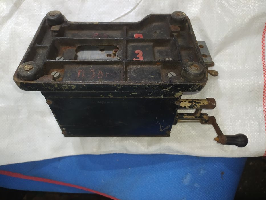 Продам старый арифмометр Феликс