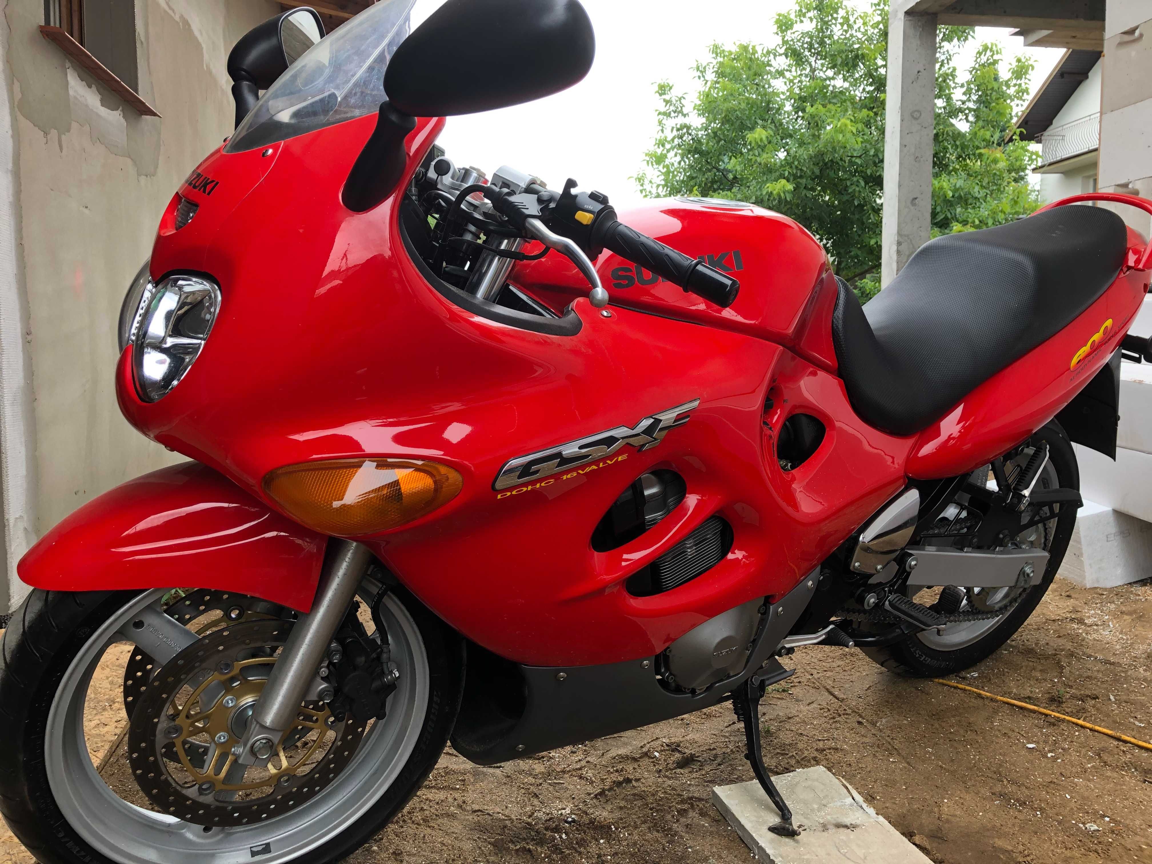 Suzuki GSX 600 F RATY