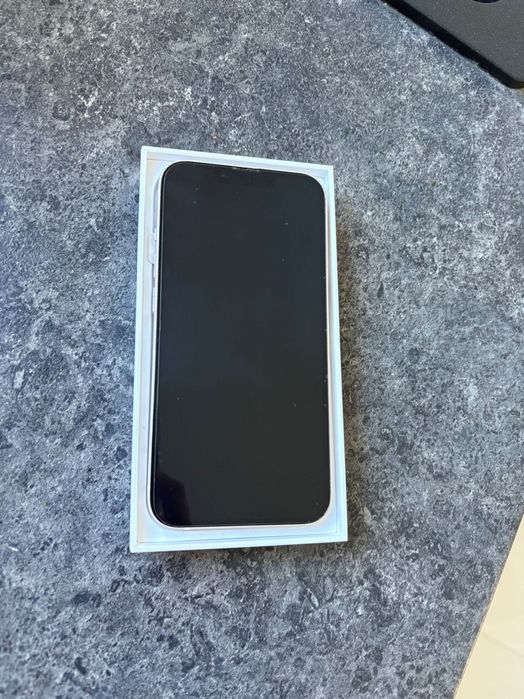 iPhone 13 256 GB stan bardzo dobry
