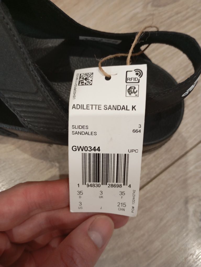 Продам сандалі Adidas Adilette sandale 35 розмір, оригінал