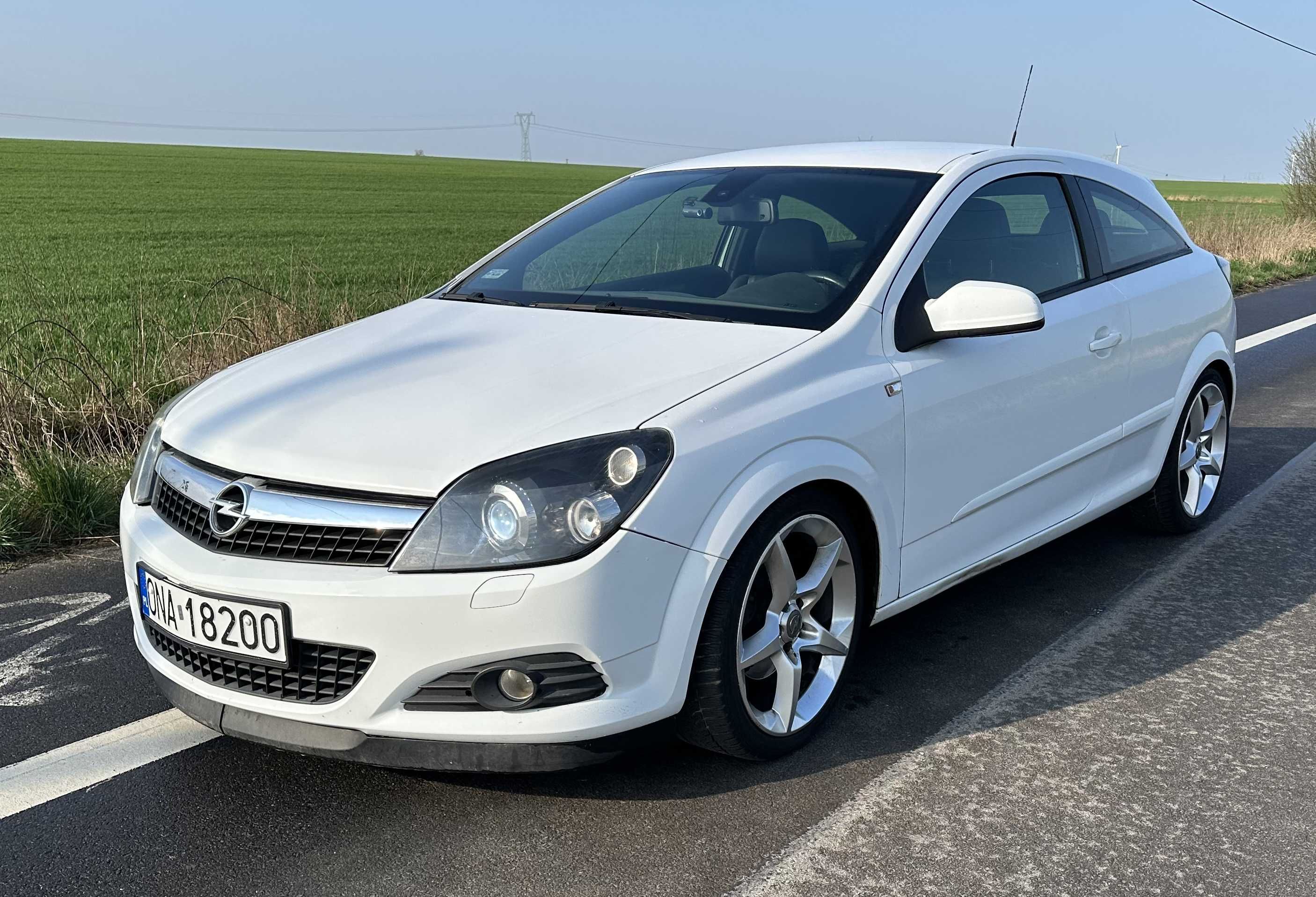 Opel Astra GTC 1.8 SPORT 140KM Biała Start/Stop Keyless Bi-Xenon IDS+